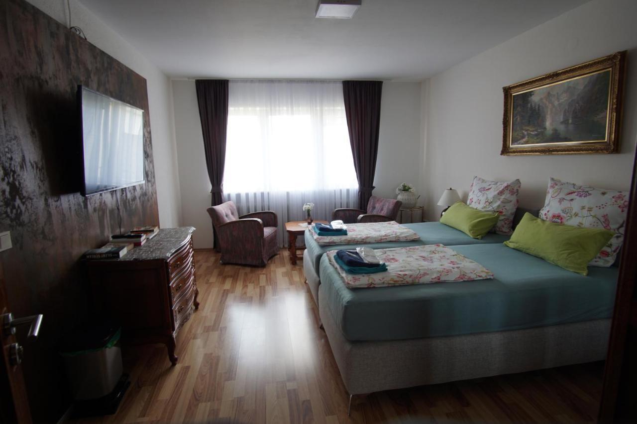 Ferienwohnung - Am Stadtgarten Saarlouis Kültér fotó