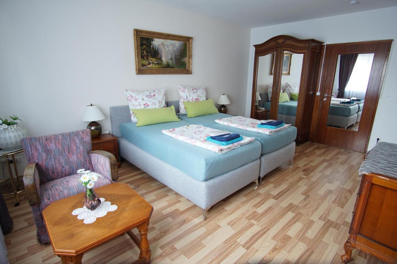 Ferienwohnung - Am Stadtgarten Saarlouis Kültér fotó